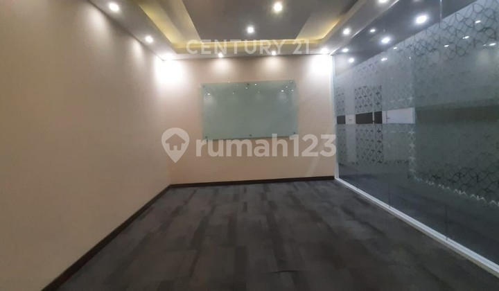 Ruko di Wolter Monginsidi Kebayoran Baru Jakarta Selatan Ruko di Wolter Monginsidi Kebayoran Baru Jakarta Selatan