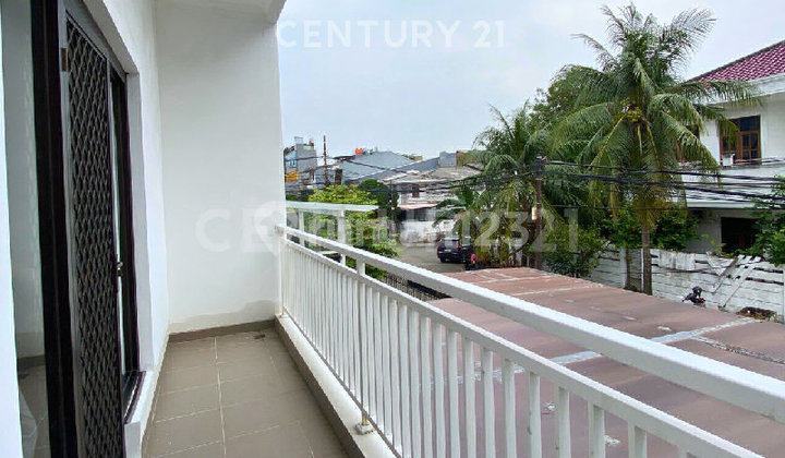 Dijual Cepat Rumah Nyaman Asri Hook Bebas Banjir di Kelapa Gading 2