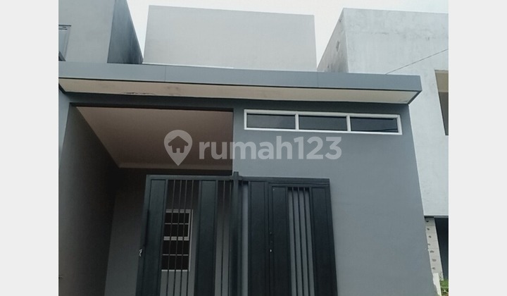 Rumah Siap Huni, 3 Lantai, Hadap Selatan, Rooftop, Kota Malang Rumah Siap Huni, 3 Lantai, Hadap Selatan, Rooftop, Kota Malang