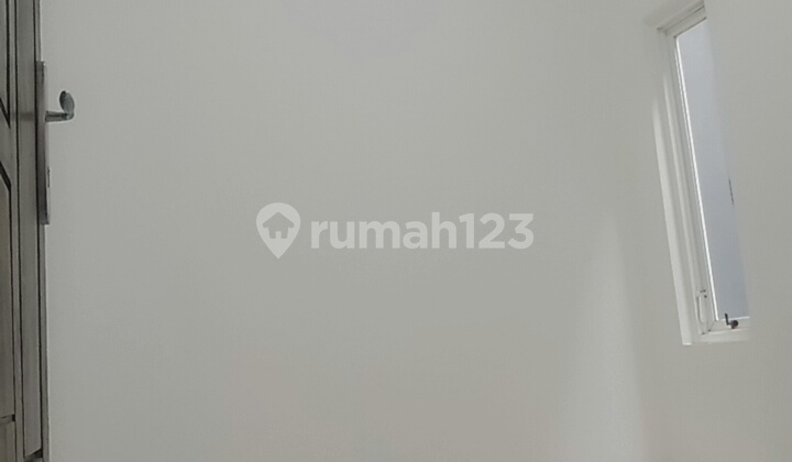 Move-in Ready House, South Facing, Modern Style 2