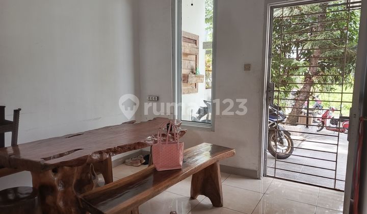 Beautiful 3.5-Story House Ready to Occupy with SHM in a Self-Sustaining City 2