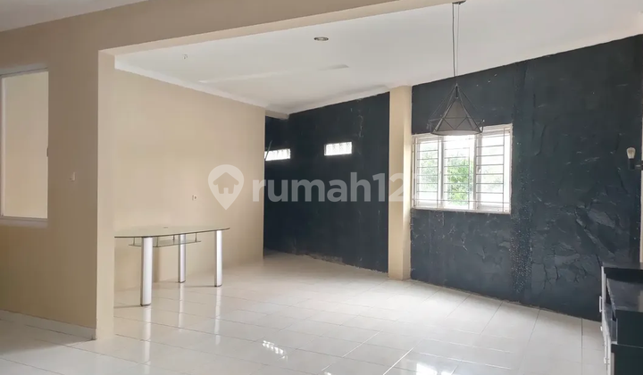 2-Story House Strategic Location Near Mall, LRT, Hospital, 2