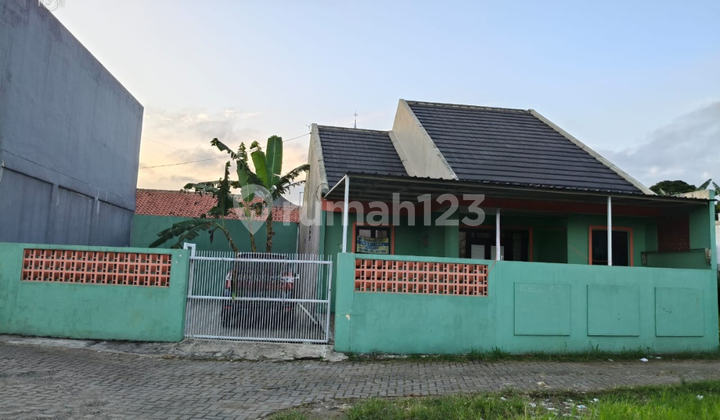 New House Ready to Live In Strategic Location Flood-Free