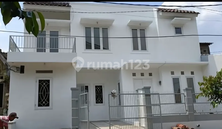 2 Rumah Dijadikan 1 Rumah Lokasi Strategis Bebas Banjir Siap Huni 2 Rumah Dijadikan 1 Rumah Lokasi Strategis Bebas Banjir Siap Huni