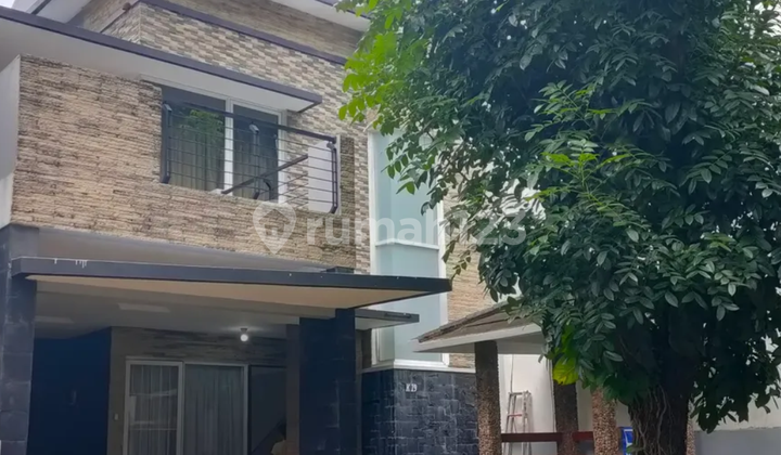 2-Story House Strategic Location Near Mall, LRT, Hospital,