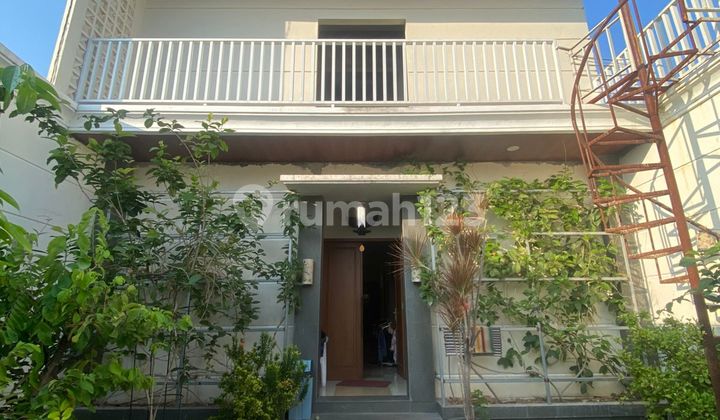 3-Story House and Boarding House with Strategic Location in East Jakarta 2