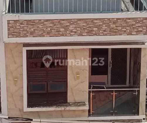 Di Jual Rumah Bebas banjir SHM letak strategis Full funiture Free WaterHeater