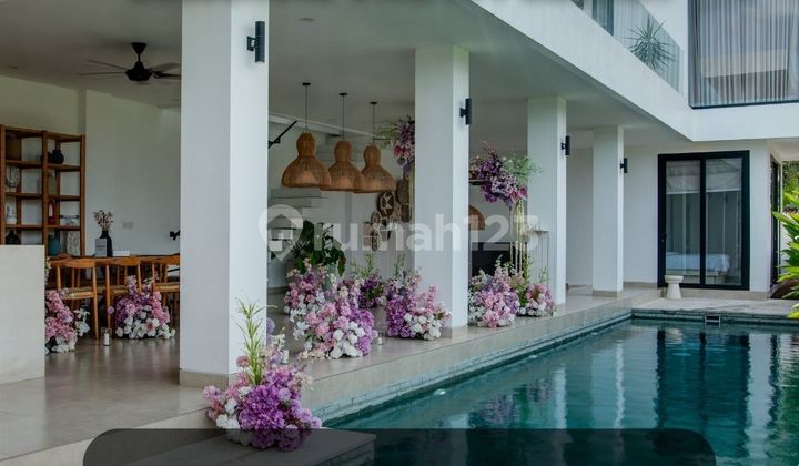 Modern Villa with 5 Bedrooms in Padonan, Canggu