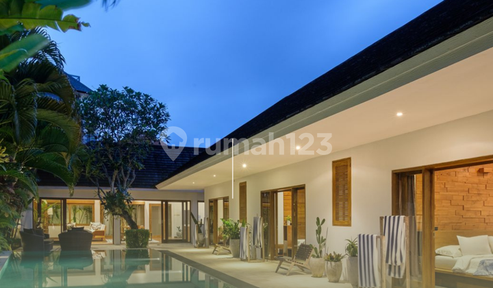 Disewakan Villa 3 Kamar Tidur di Berawa - Lokasi Prime