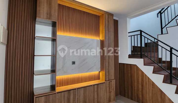 Hot Sale Semi-Furnished 2-Story House with 8-Meter Frontage Hot Sale Semi-Furnished 2-Story House with 8-Meter Frontage