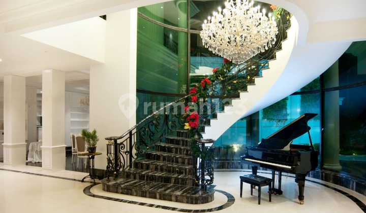 Nice House for Film Shooting