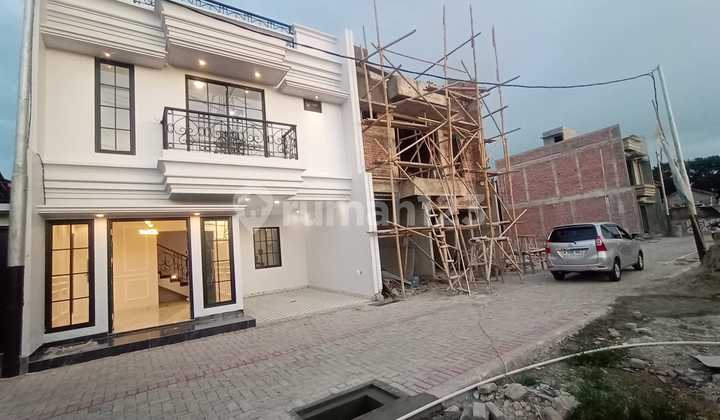 Culster Rumah Clasik Modern 2,5 Lantai + Rooftop 2