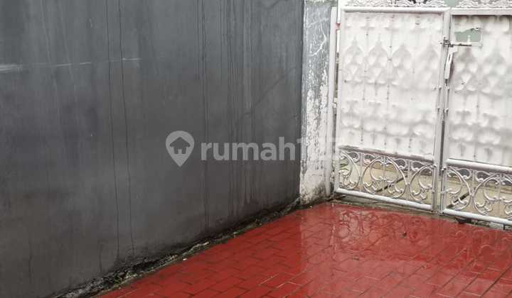 Homie House Strategically Located a Step Away from Panglima Polim and Blok M Homie House Strategically Located a Step Away from Panglima Polim and Blok M