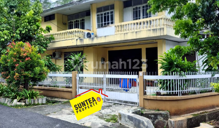 Rumah Besar 2 Lantai di Praja Kebayoran Lama Jakarta Selatan (Im) Rumah Besar 2 Lantai di Praja Kebayoran Lama Jakarta Selatan (Im)
