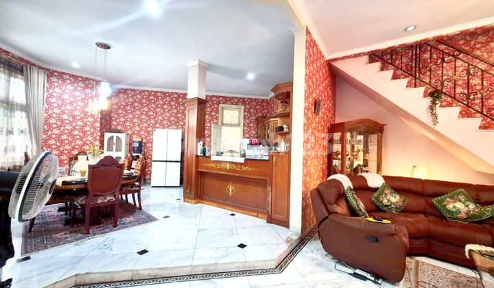 Elegant Luxury House in the Exclusive Gandaria Area, Kebayoran Baru 2