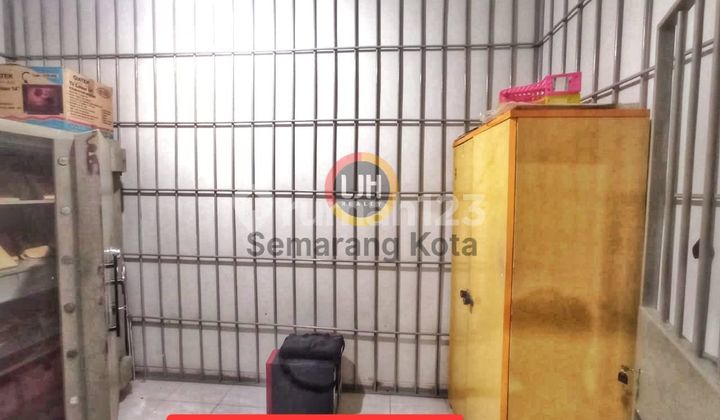 Bangunan Kantor di Daerah Puspowarno 2