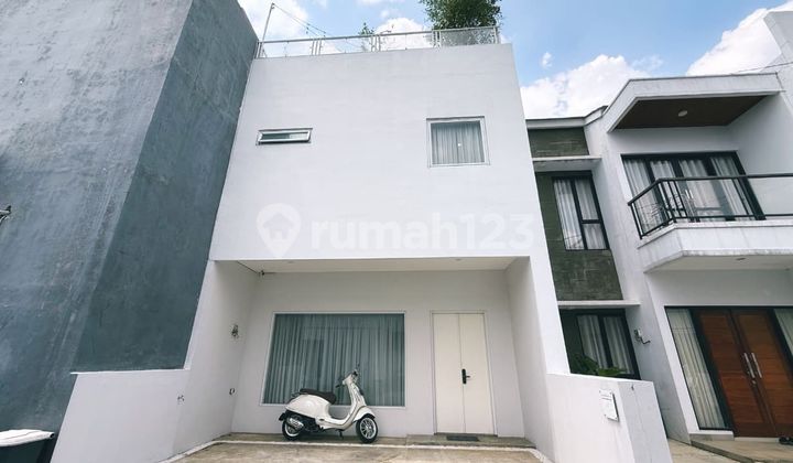 Dijual Rumah Modern 3 Lantai Fully Furnished Di Cirendeu Tangsel Dijual Rumah Modern 3 Lantai Fully Furnished Di Cirendeu Tangsel