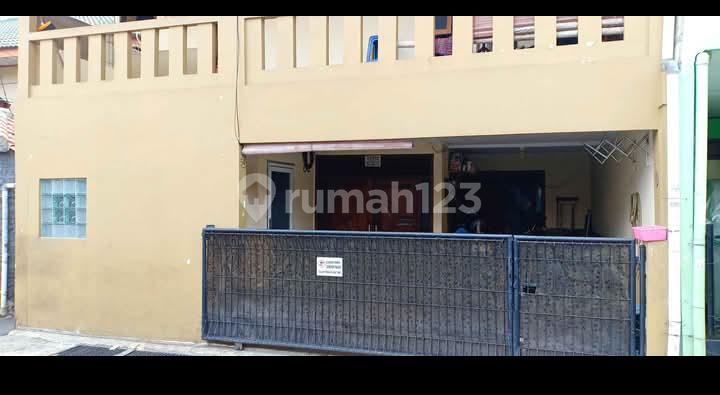 For Sale House Plus 8-Door Boarding House in Ulujami, South Jakarta 2