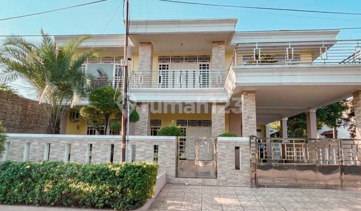 Dijual Rumah Mewah 2 Lantai di Komplek Keuangan Karang Tengah Tangerang