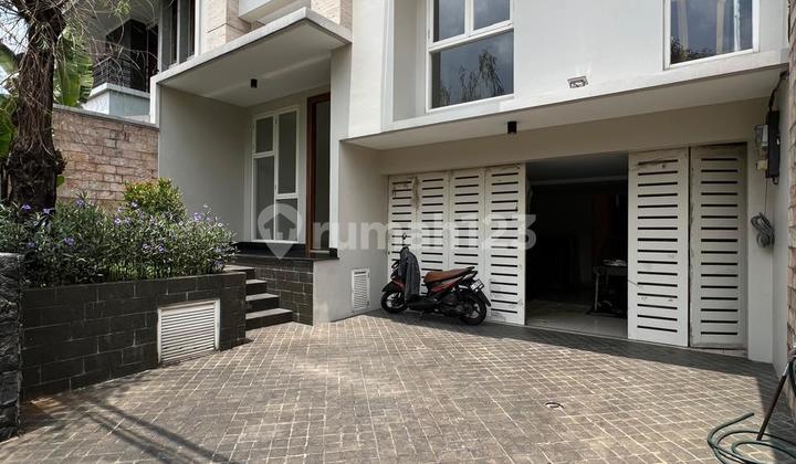 Rumah Dalam Kompleks Kebayoran Baru Harga 12.5 M 2