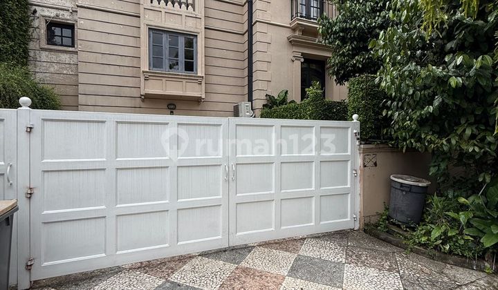 Tebet Barat Luxury House Furnished Ready to Occupy 2