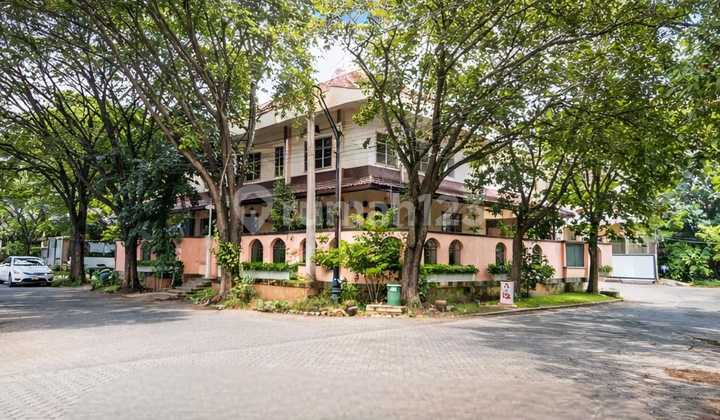 Rumah di Hook Luas 312 M2 Harga 14.5 M Pondok Indah Rumah di Hook Luas 312 M2 Harga 14.5 M Pondok Indah