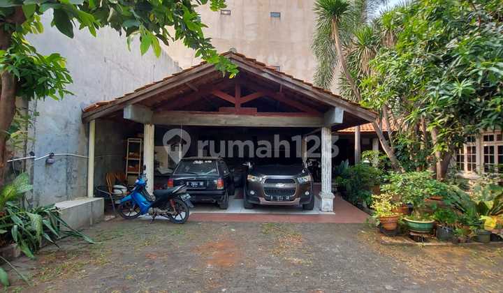 Hitung Tanah Terdapat Rumah Tua Dalam Kompleks Cipete Hitung Tanah Terdapat Rumah Tua Dalam Kompleks Cipete