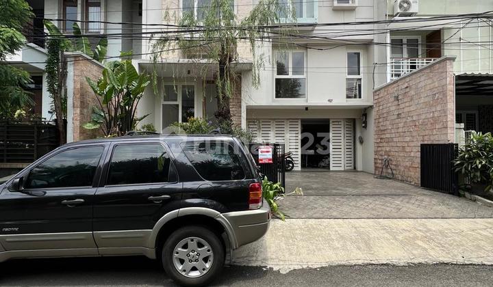 Rumah Dalam Kompleks Kebayoran Baru Harga 12.5 M