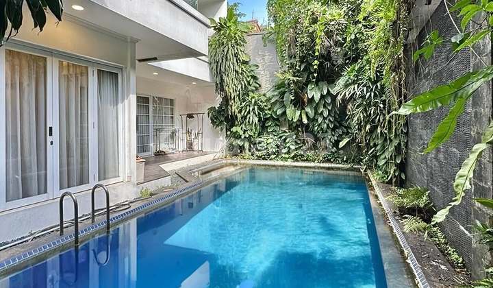 Bintaro Kesehatan Rumah Modern Minimalis Private Pool
