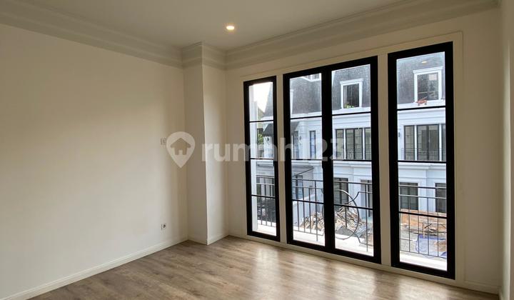 Townhouse Modern Design Classic Kemang Siap Huni