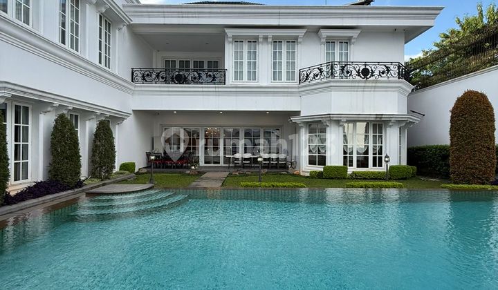 Kebayoran Baru Luxurious House White Classic Kebayoran Baru Luxurious House White Classic