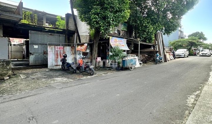 Land Area 1,720 M2 Best Location Kebayoran Lama