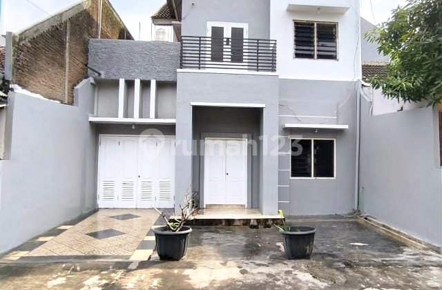 Ready-to-Occupy House in Mojoroto Indah Housing