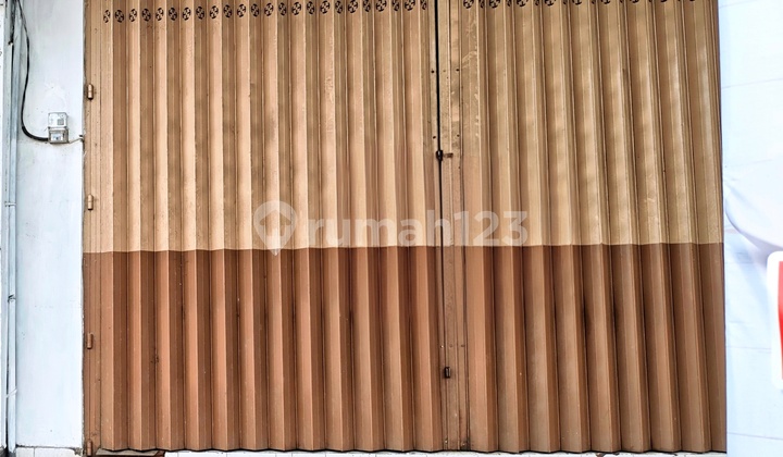 Ready-to-Use Shophouse in Srengat