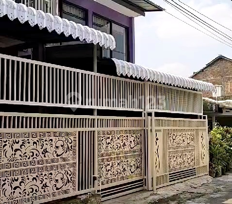 Beautiful House 2 Floors Mondoroko Singosari