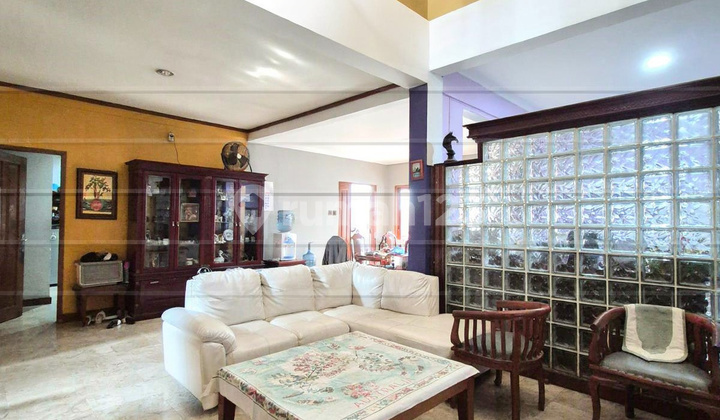 Rumah Luas 2 Lantai Strategis Siap Huni di Bintaro 2