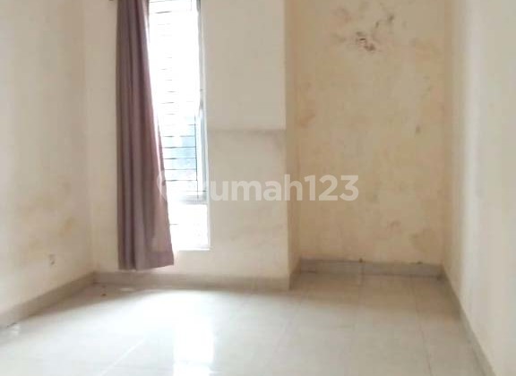 Rumah Nyaman 2 Lantai di Cluster Graha Raya 9581 2