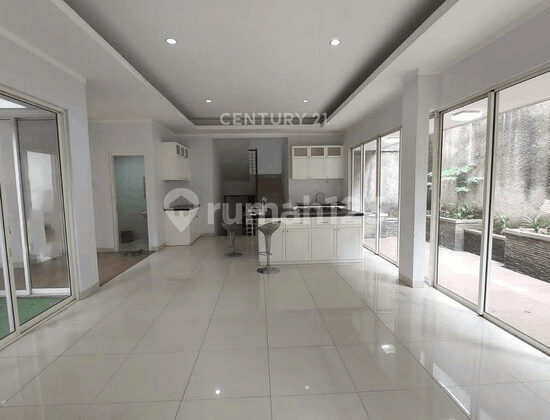 Hook House Ready to Occupy in Kebayoran Residence 2493