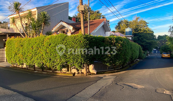 Rumah Hook Dekat Tol Parigi Siap Huni di Graha Bintaro