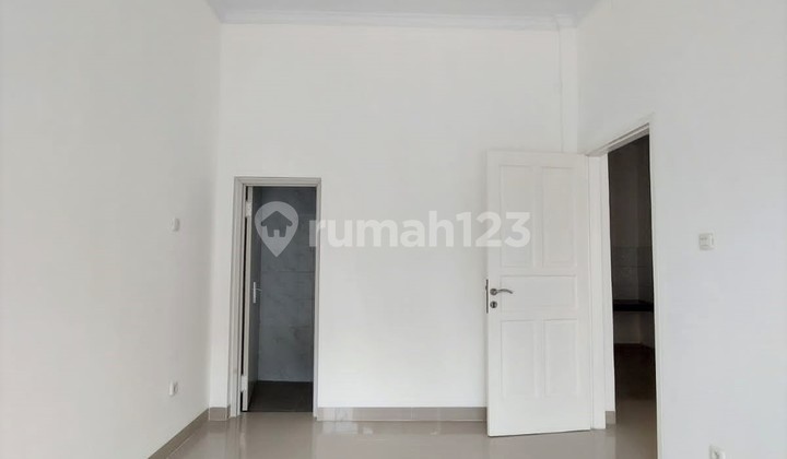 Rumah Asri 2 Lantai Siap Huni di Graha Bintaro Hadap Timur 2