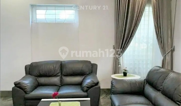 Rumah Hook 3,5 Lantai Siap Huni di Graha Raya 2