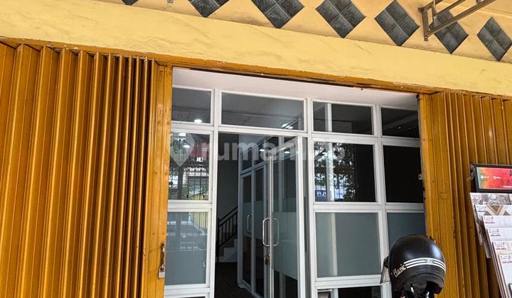 Ready-to-Use Shop House on Jl. Veteran, Makassar 2