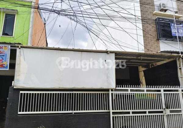 Strategic House Ready to Use in the Center of Makassar City 2