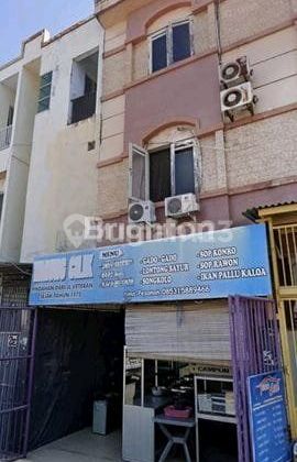 Business Thriving at a 3-Story Shop House in Front of the Market 1