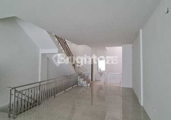 Ready-to-Use Commercial Building in the CPI Business Area of Makassar 2