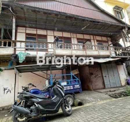 Rumah 2 Lantai 20 Kamar, Cocok Usaha Kos di Makassar