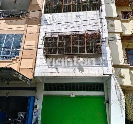 3-Storey Ruko with SHM Ready for Occupancy in the Center of Makassar City 1