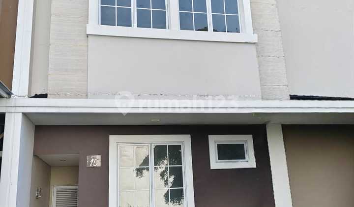 Luxury Ready-to-Occupy House in Water Front City