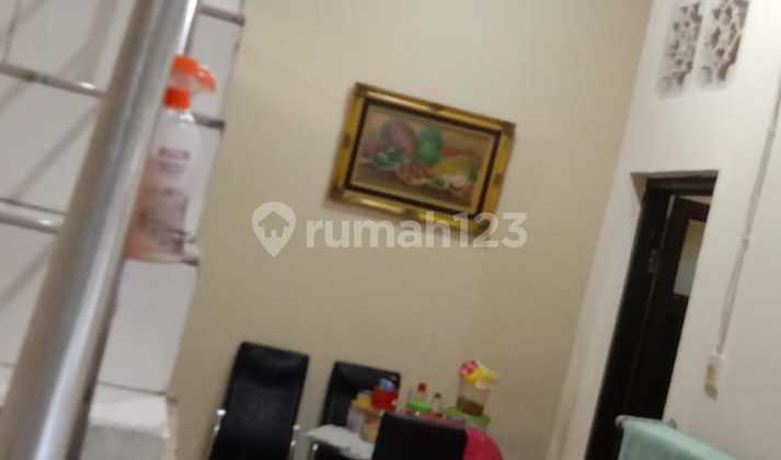 3-Storey Shop House for Sale on Sunu Street, Strategic for Business Location 2