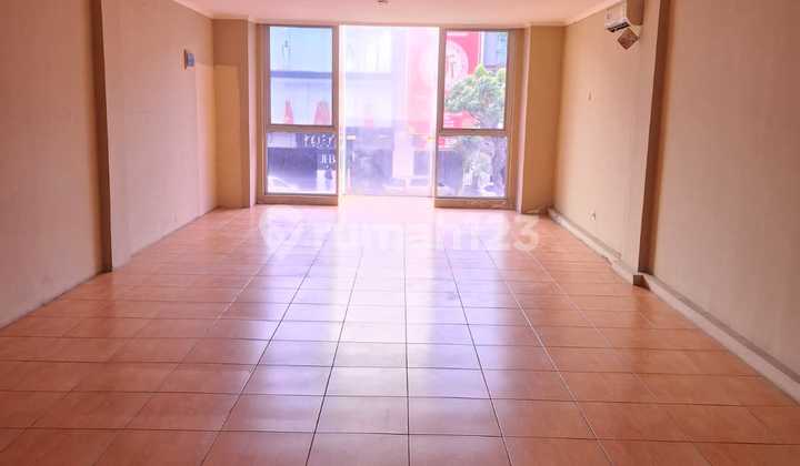 Well-Maintained Shop House in Strategic Location, Paskal Hypersquare Bandung 2